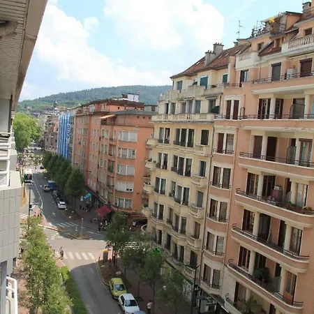 Le Bien Situe Apartment *